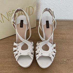 Joan & David • Wedges • Size 6